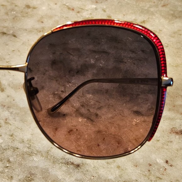 RARE GUCCI OVERSIZED MODERN RED SQUARE GOLD METAL SUNGLASSES main image 9